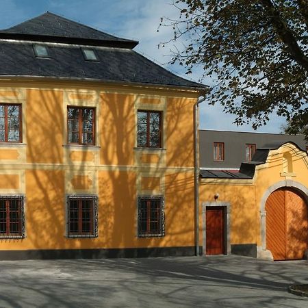 Fara Rancirov Hotel Jihlava Luaran gambar